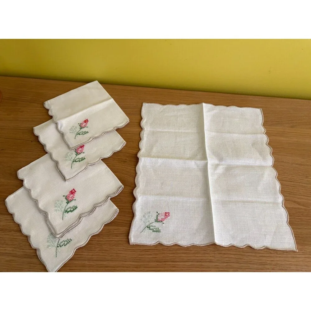 Set of 5 Vtg Hand Embroidered Pink Rosebud Linen Cotton Napkins 11x13
